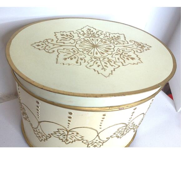 Vintage Decorative Footed Embossed Metal Nesting Box Tin Made In India - Picture 3 of 9